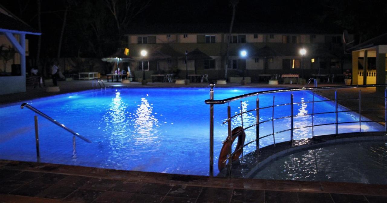 Badala Park Hotel Kotu Esterno foto